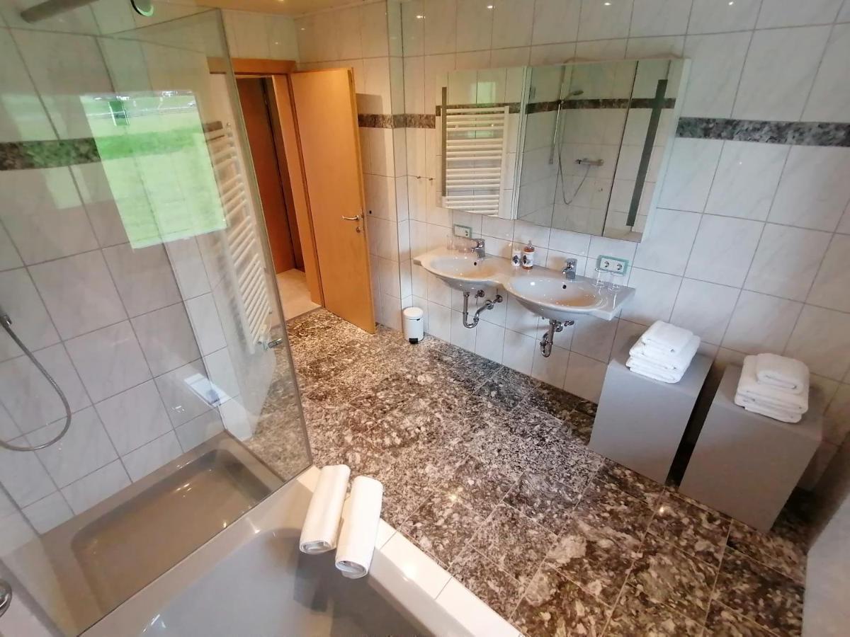 Ferienwohnungen Strass Im Zillertal Exteriör bild